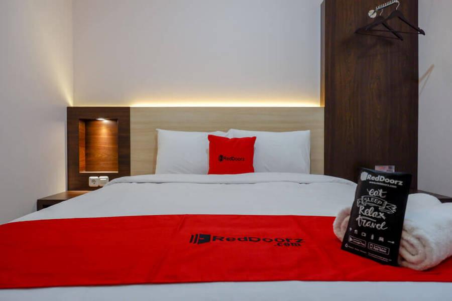 RedDoorz near Gejayan 3 Hotel Maguwo Bagian luar foto